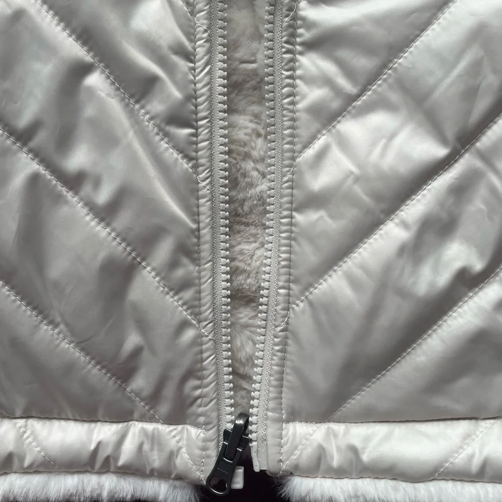 Original Nicole Miller, Reversible Vest, Size Medium, Off-White/Ivory - Picture 9 of 13